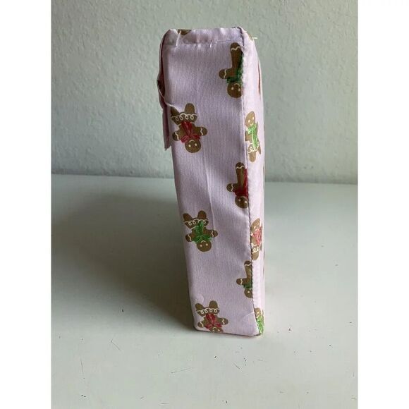 Cupcakes and Cashmere Gingerbread Cookies Christmas QUEEN SIZE Sheet Set Pink - Picture 10 of 12